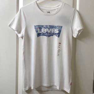 Levi’s Crew Neck Shirt with Front Logo, White XS